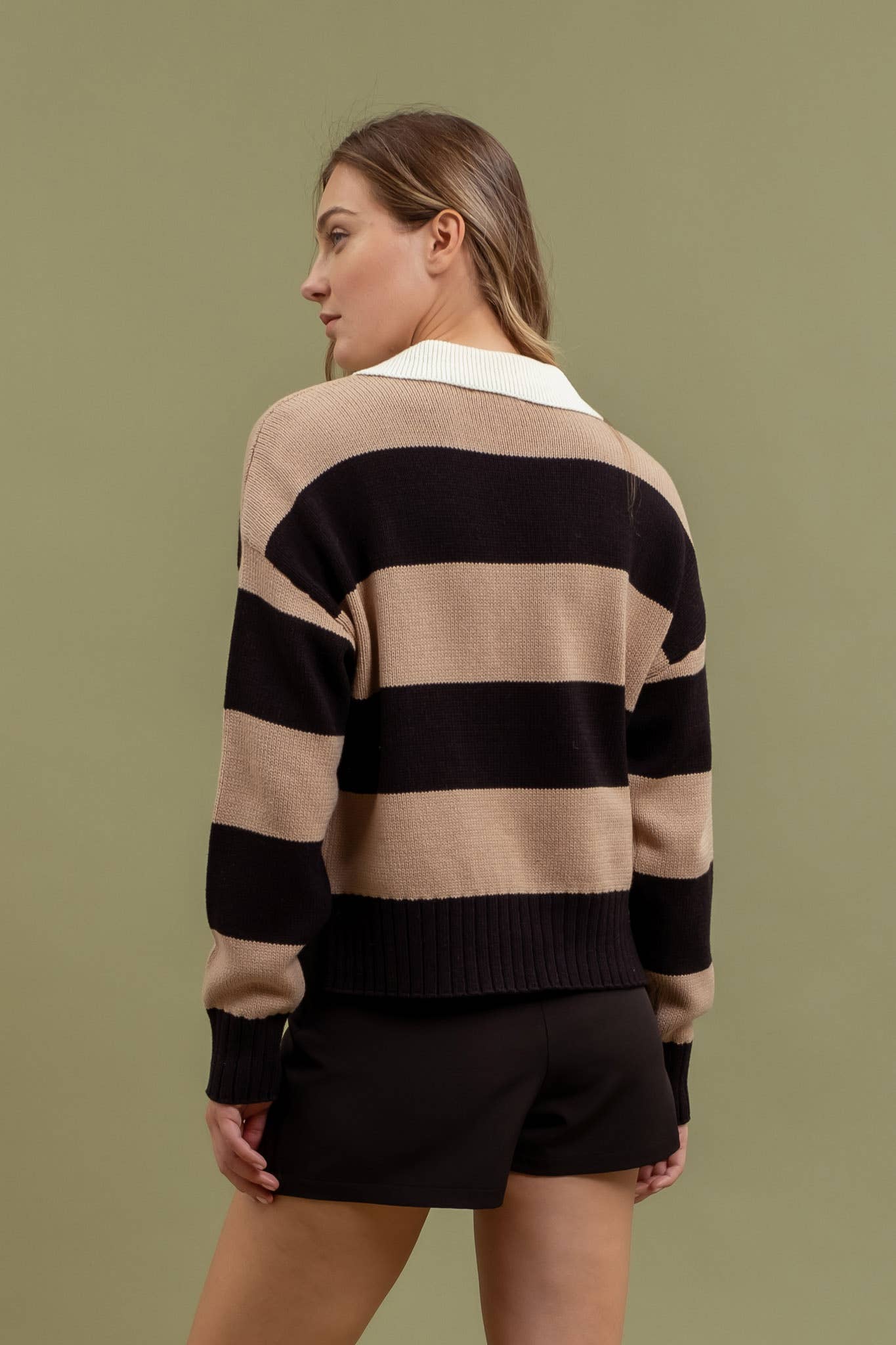 STRIPE COLLAR SWEATER