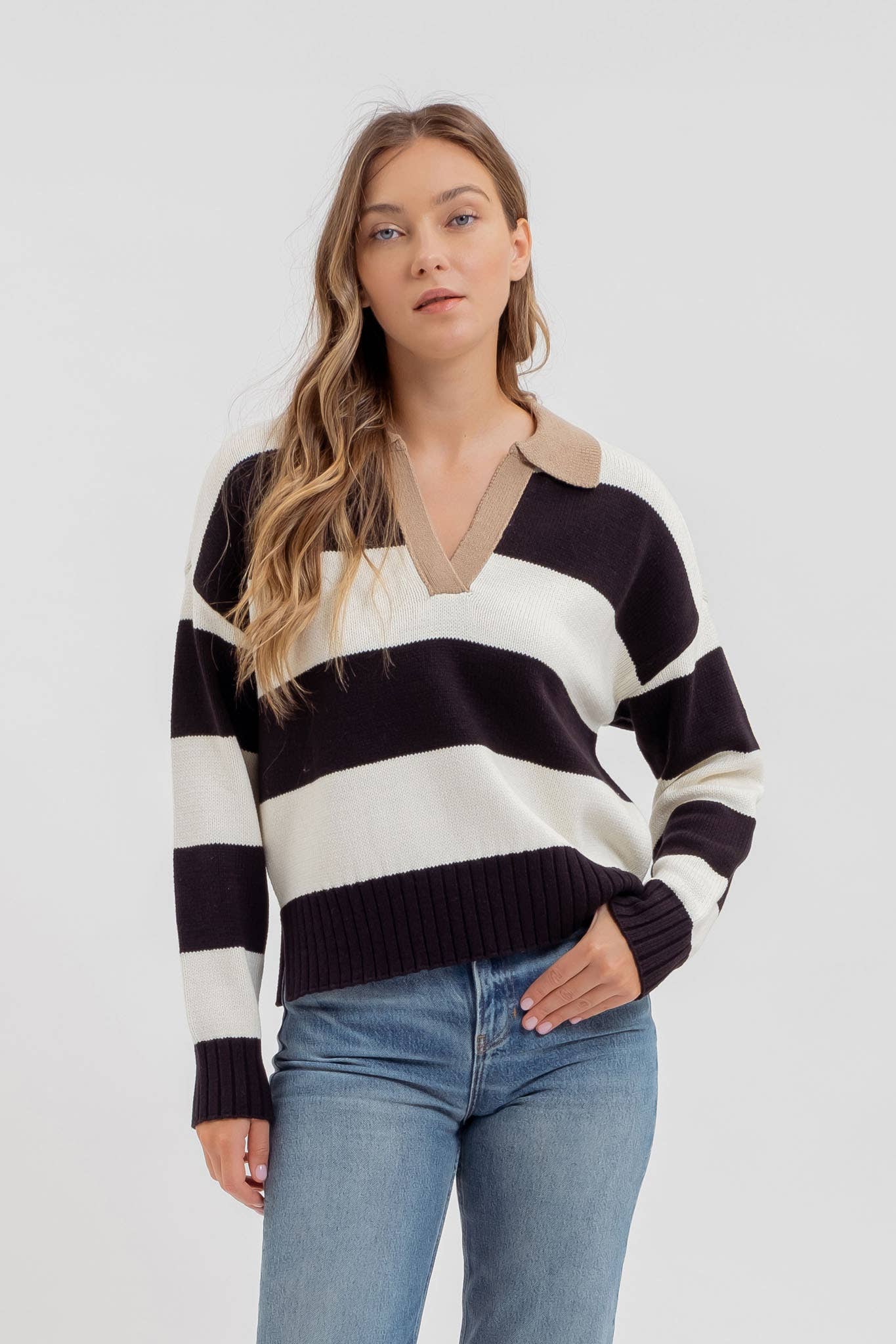 STRIPE COLLAR SWEATER