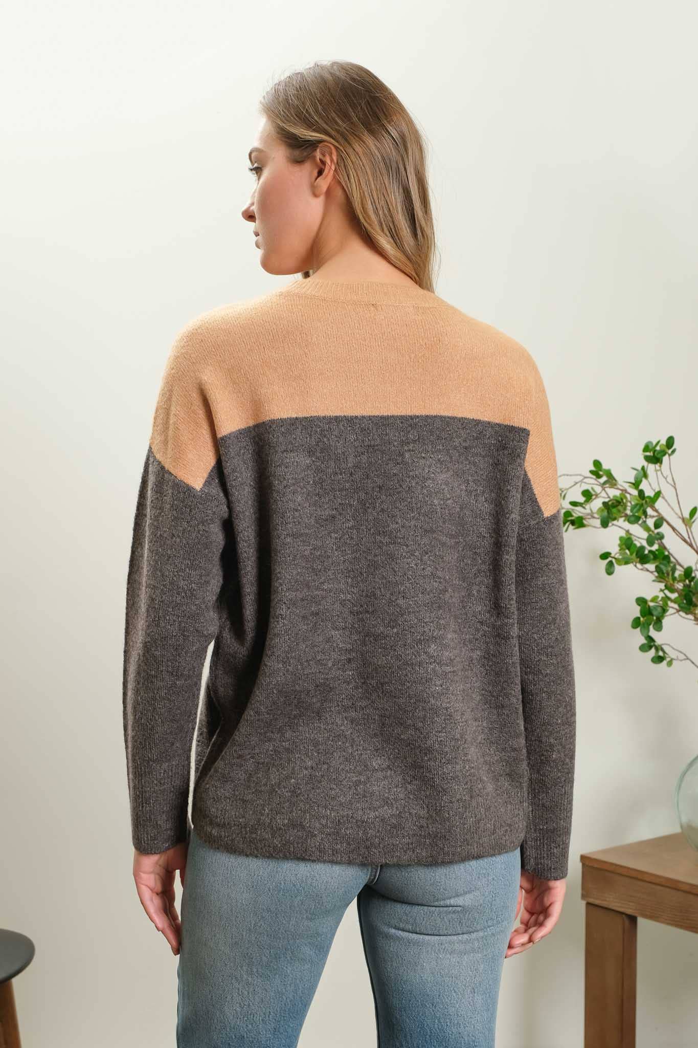 CONTRAST LONG SLEEVE SWEATER