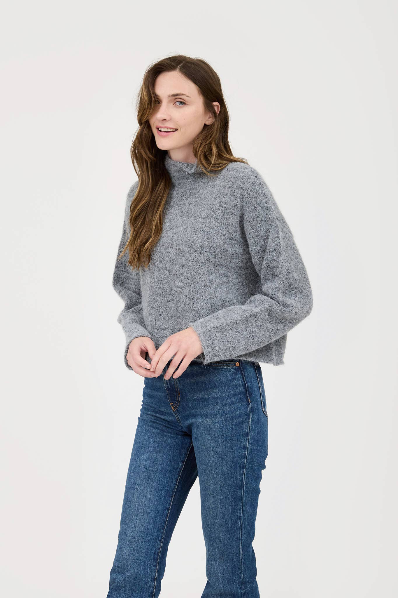 TURTLENECK LONG SLEEVE KNIT SWEATER