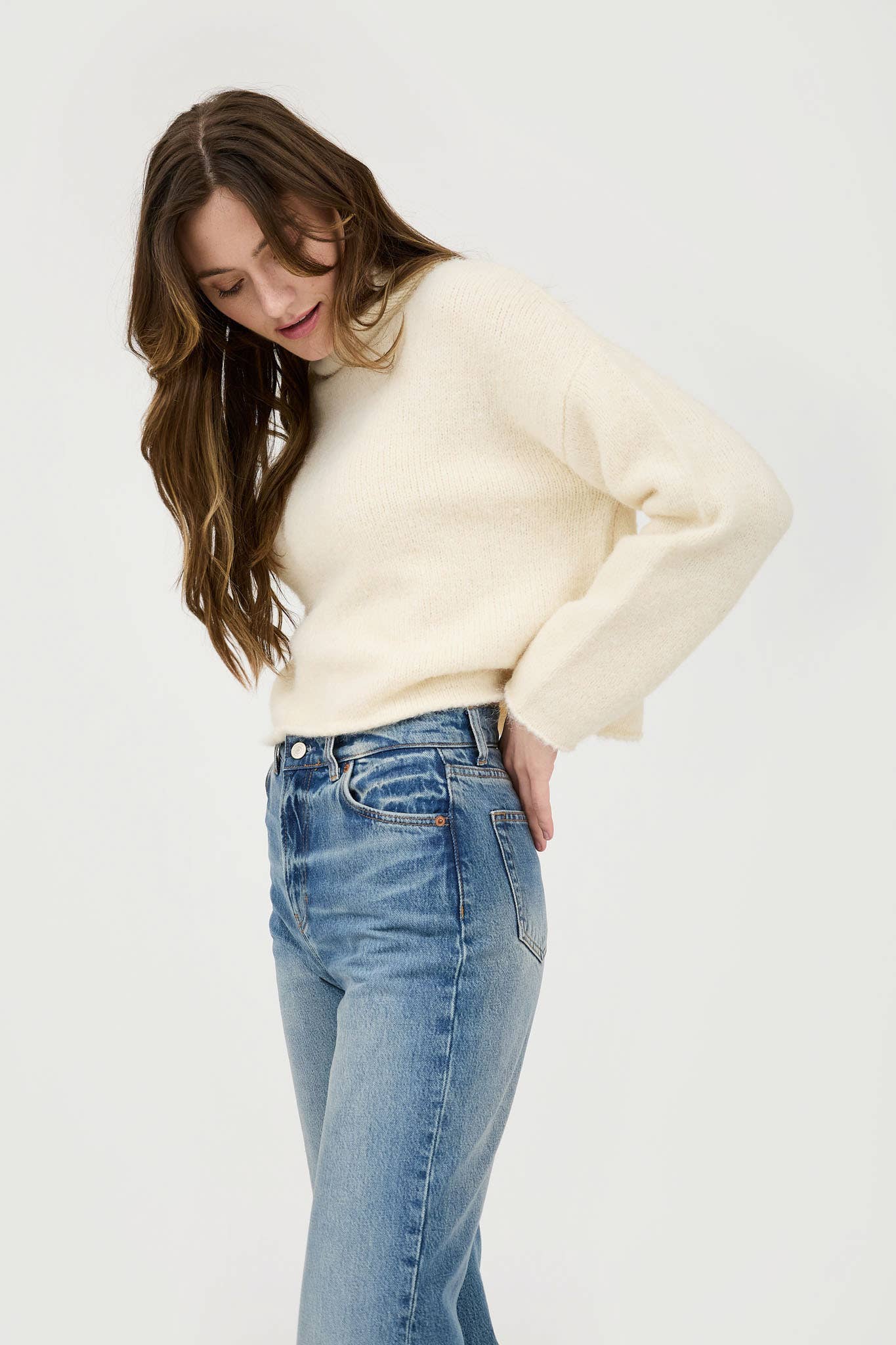 TURTLENECK LONG SLEEVE KNIT SWEATER