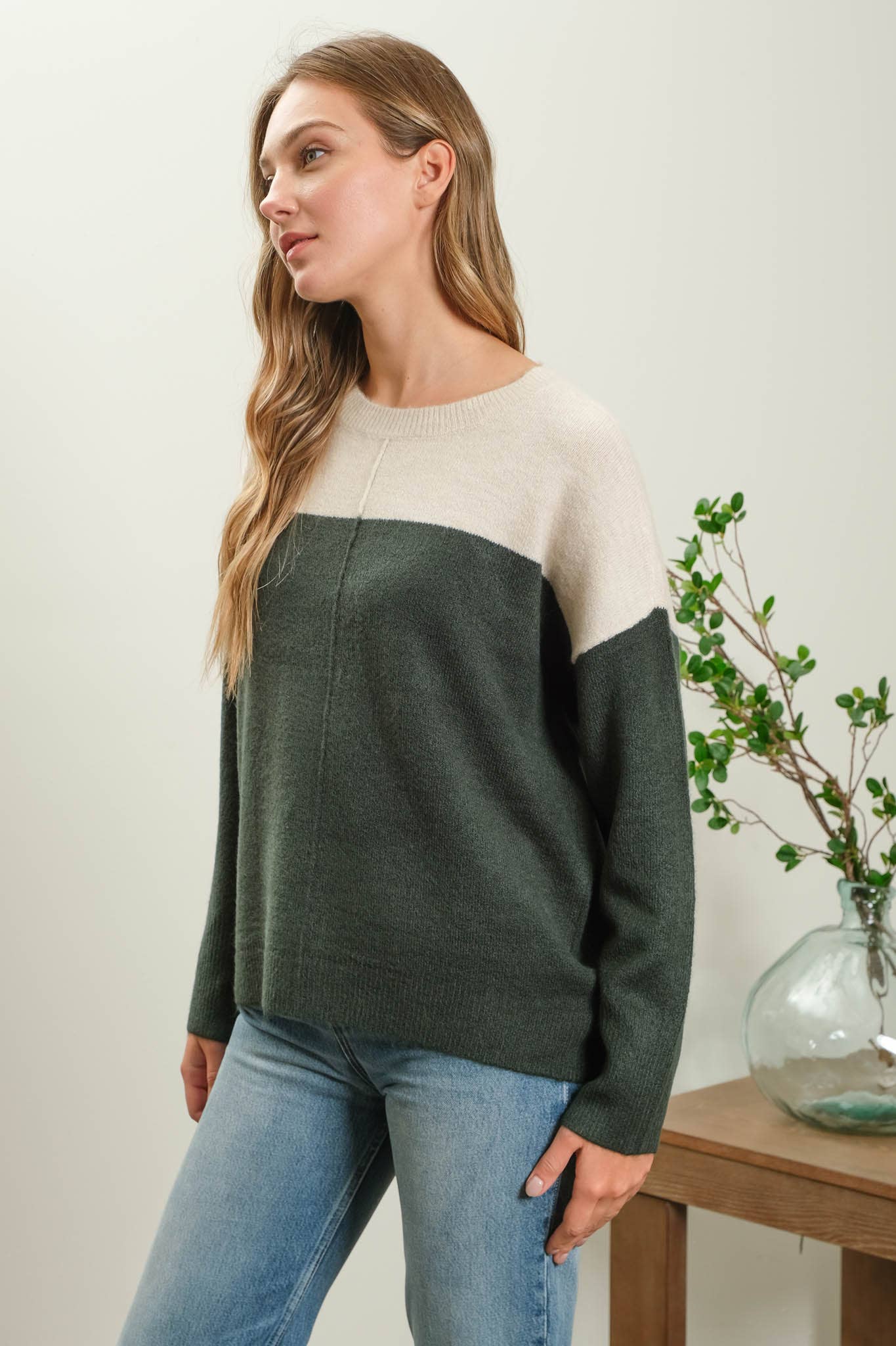 CONTRAST LONG SLEEVE SWEATER