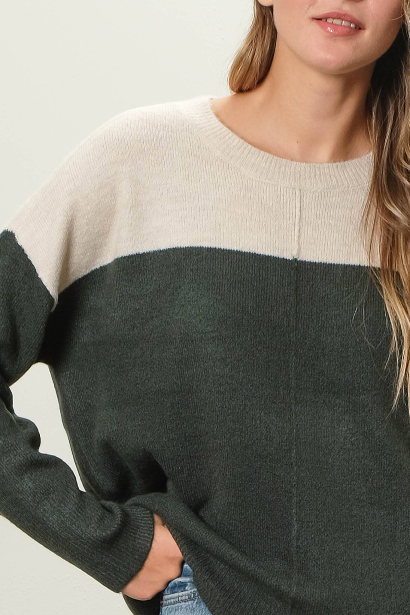 CONTRAST LONG SLEEVE SWEATER