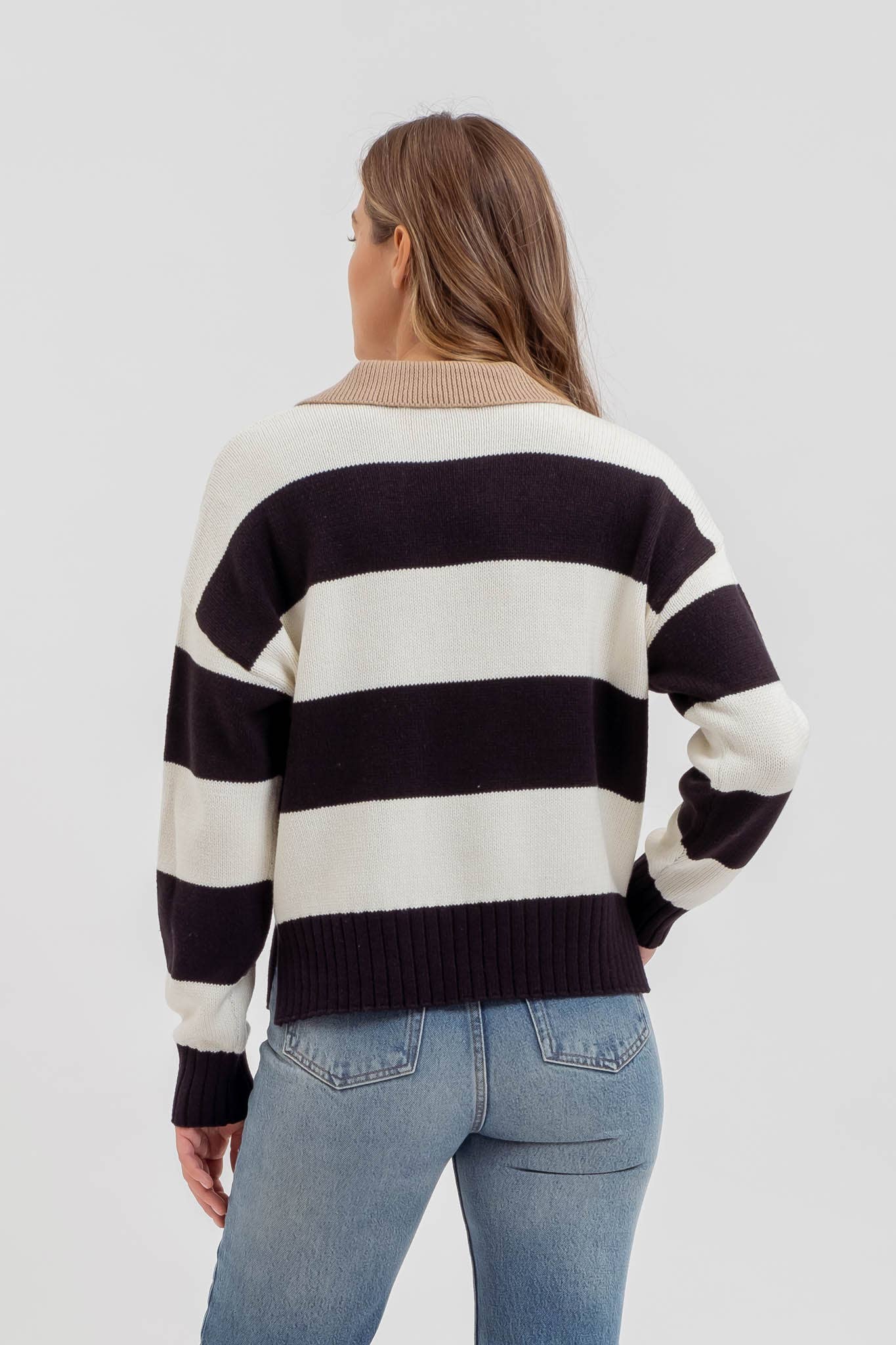 STRIPE COLLAR SWEATER